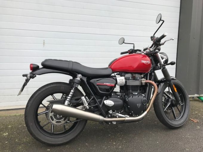 TRIUMPH STREET TWIN  900 4