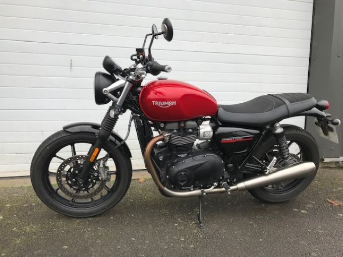 TRIUMPH STREET TWIN  900 4