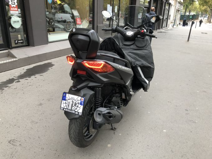 YAMAHA XMAX 125 4