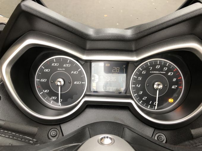 YAMAHA XMAX 125 4