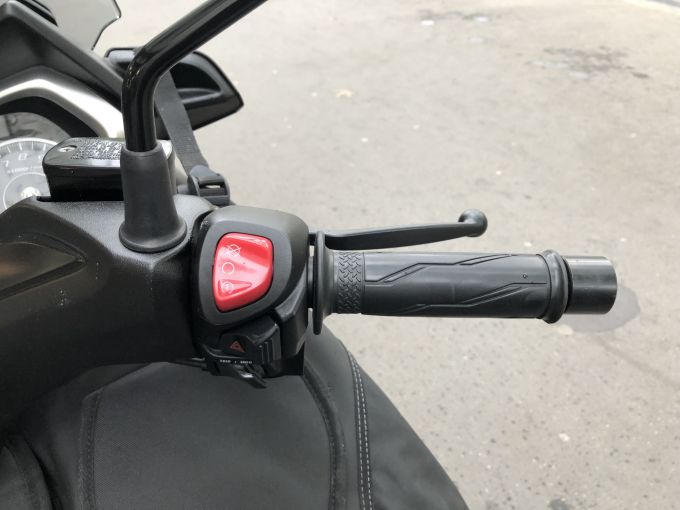 YAMAHA XMAX 125 4
