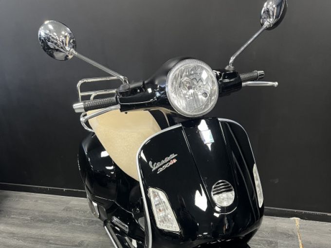 PIAGGIO VESPA GTS IE 250 4