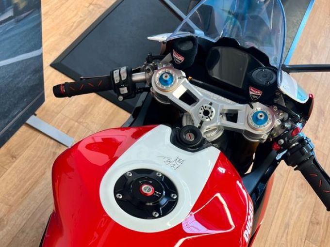 DUCATI 955 PANIGALE V2 EDITION BAYLISS 4