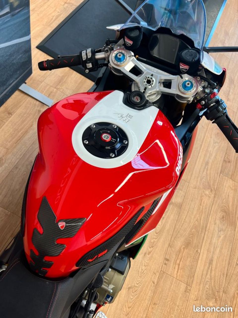 DUCATI 955 PANIGALE V2 EDITION BAYLISS 4