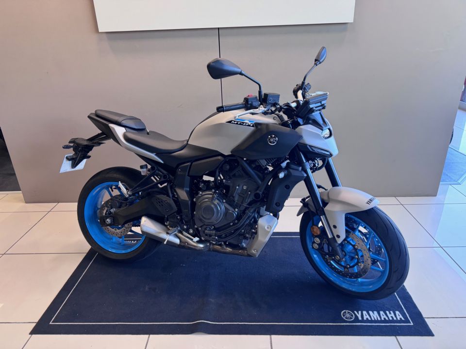 YAMAHA MT-07 (47.5CV) 4