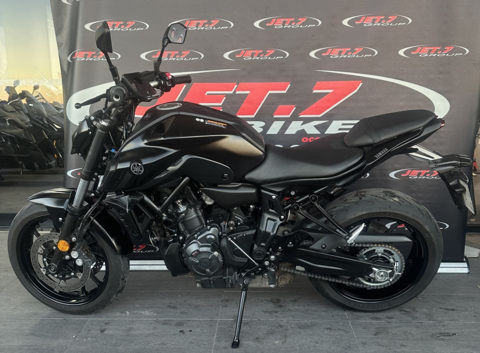 YAMAHA MT-07 (47.5CV) 4