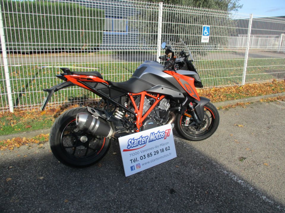KTM 1290 SUPER DUKE GT 4