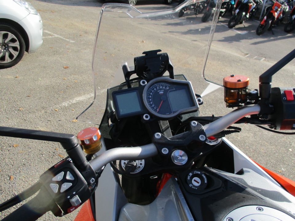 KTM 1290 SUPER DUKE GT 4