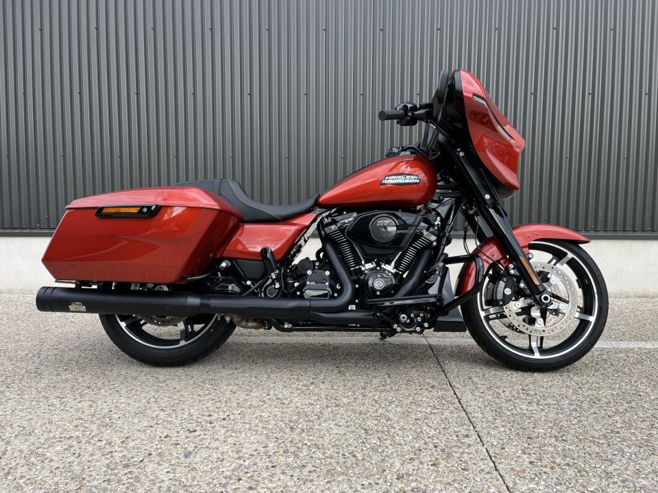 HARLEY-DAVIDSON TOURING STREET GLIDE 1923 4