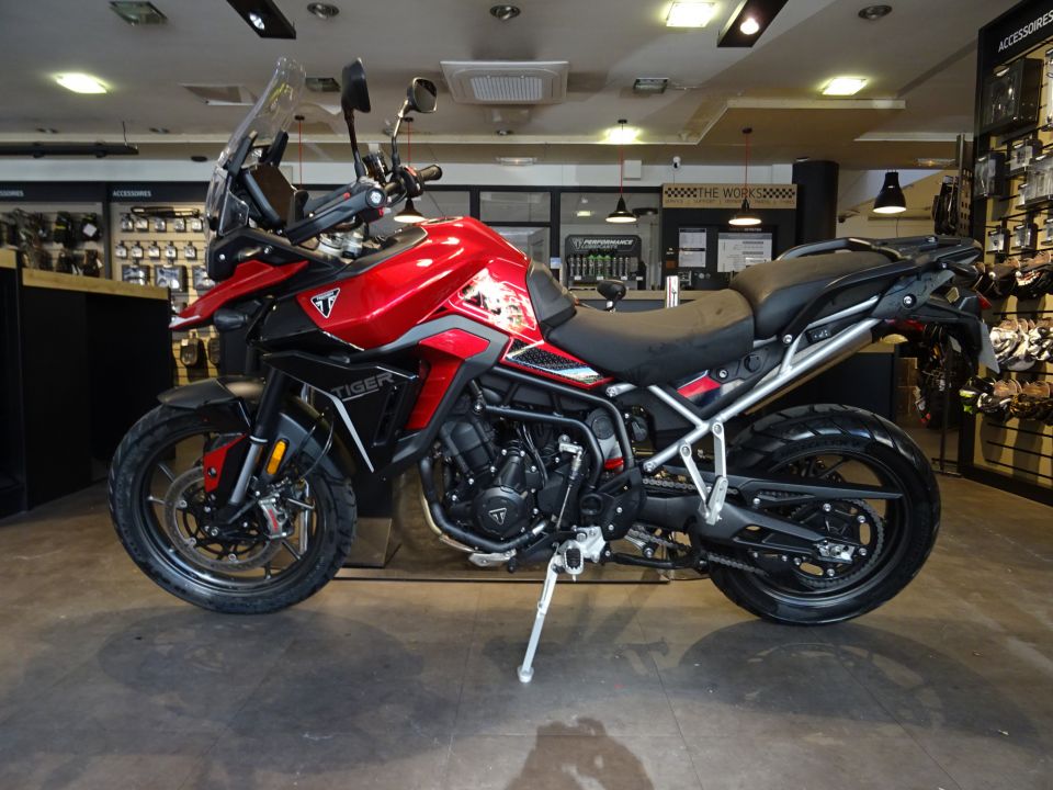 TRIUMPH Tiger 900 GT PRO 4