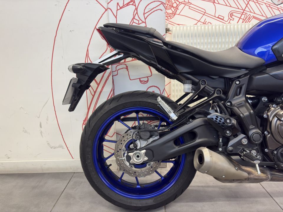 YAMAHA MT-07 (47.5CV) 4