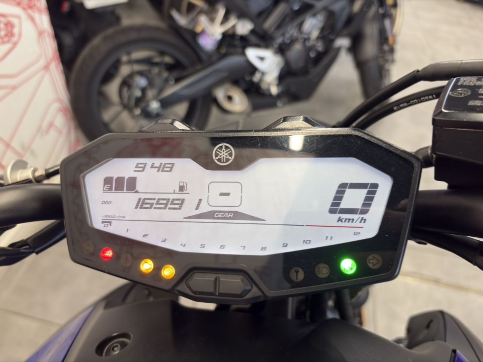 YAMAHA MT-07 (47.5CV) 4