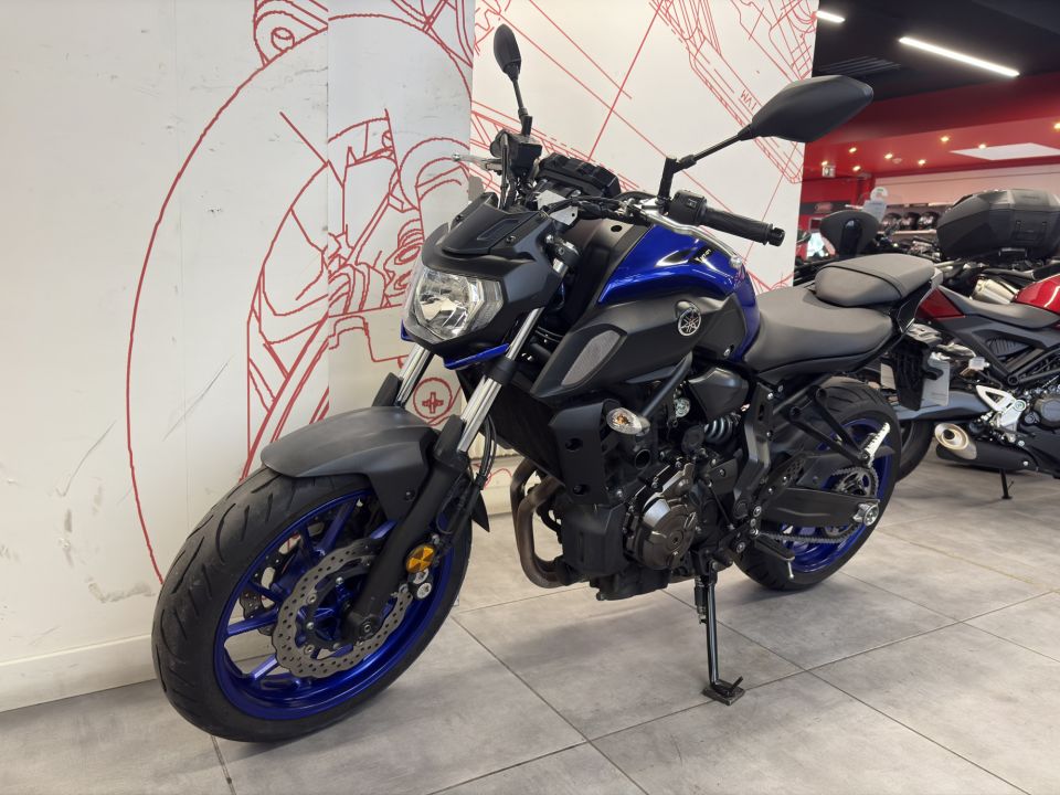 YAMAHA MT-07 (47.5CV) 4