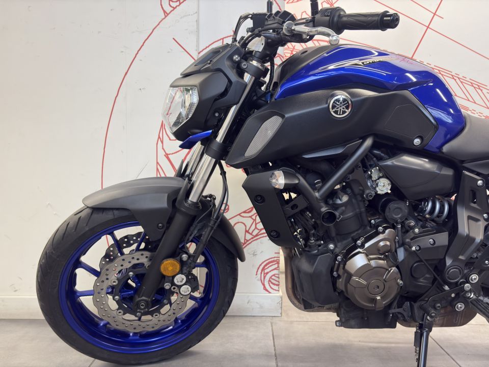 YAMAHA MT-07 (47.5CV) 4