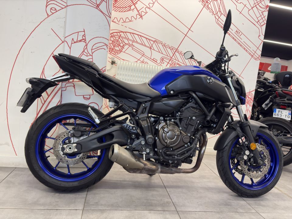 YAMAHA MT-07 (47.5CV) 4