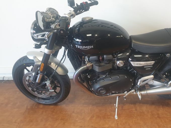 TRIUMPH SPEED TWIN 1200 4