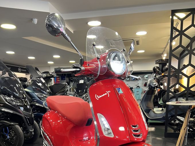 VESPA PRIMAVERA 125 4