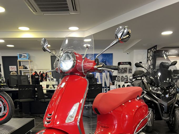 VESPA PRIMAVERA 125 4