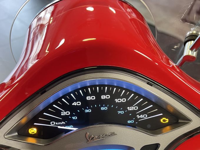 VESPA PRIMAVERA 125 4