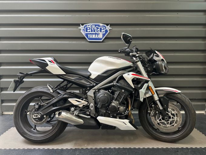 TRIUMPH STREET TRIPLE 660 S 4