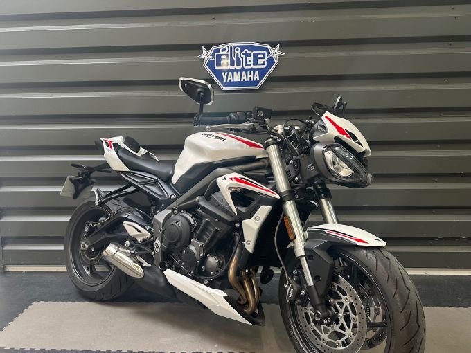 TRIUMPH STREET TRIPLE 660 S 4