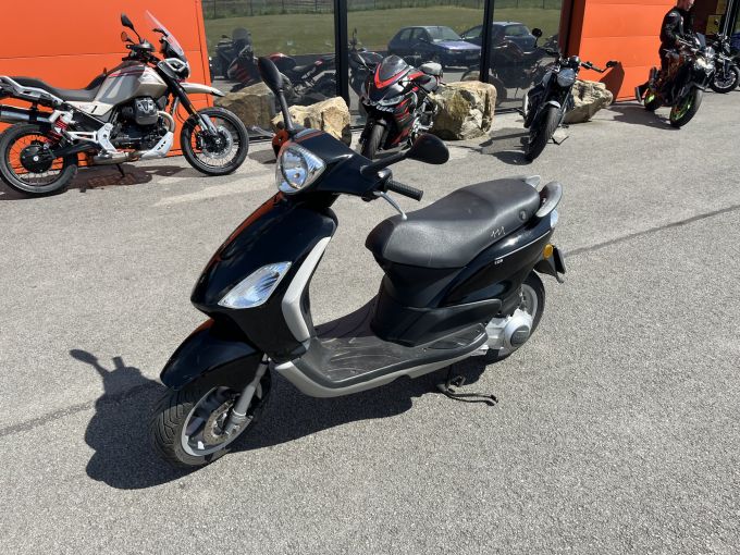 PIAGGIO FLY 125 4