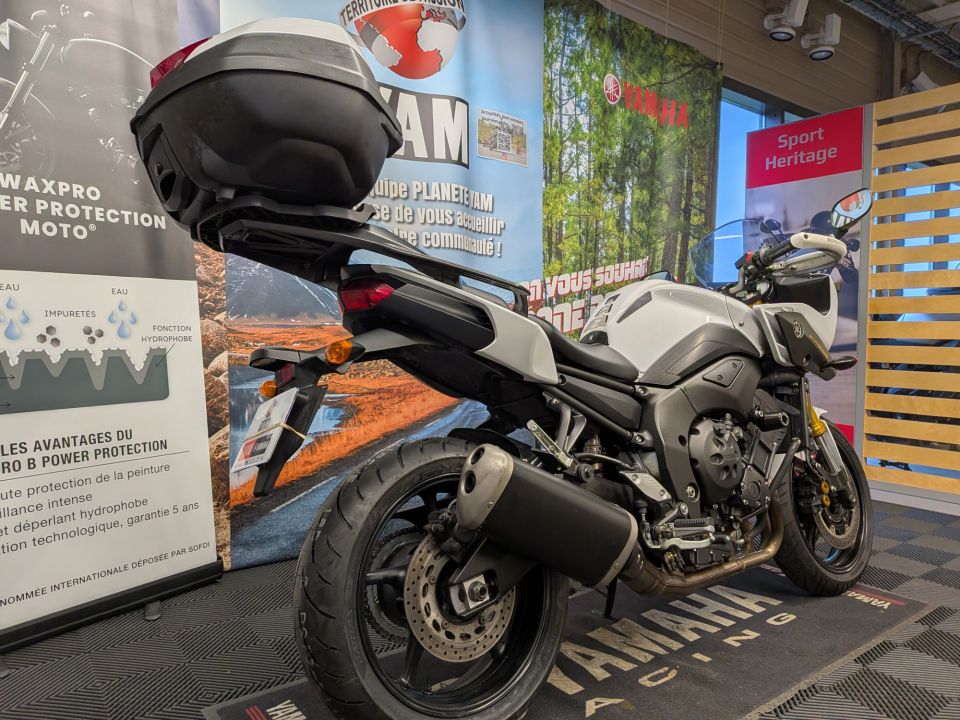 YAMAHA FZ8 S ABS 4