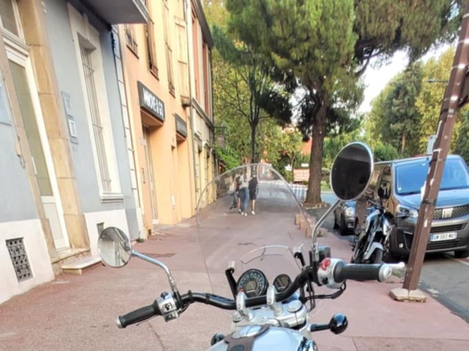 ROYAL ENFIELD SUPER METEOR 650 4