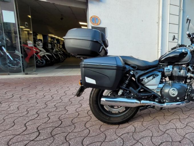 ROYAL ENFIELD SUPER METEOR 650 4