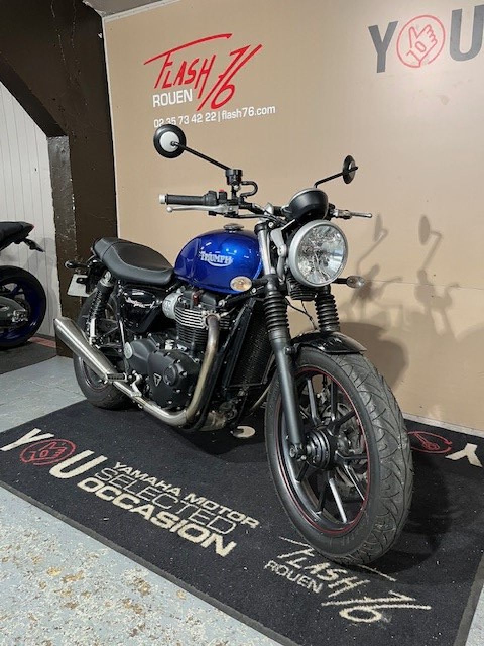 TRIUMPH STREET TWIN  900 4