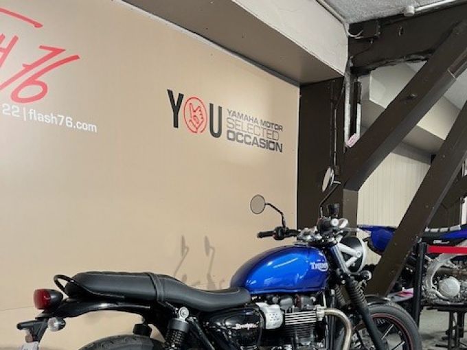 TRIUMPH STREET TWIN  900 4