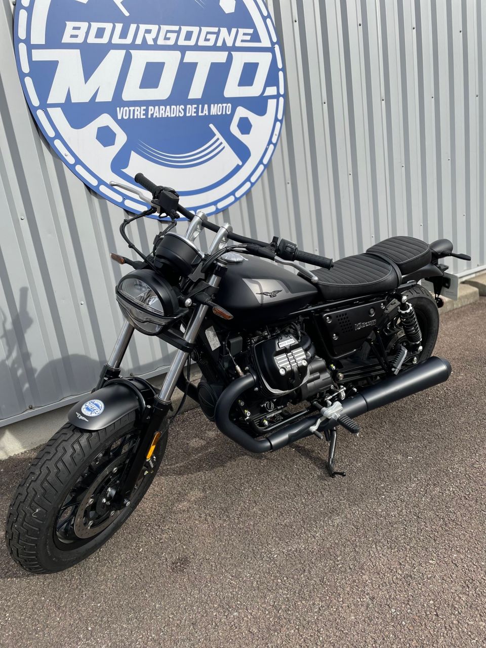 MOTO GUZZI V9 BOBBER 4