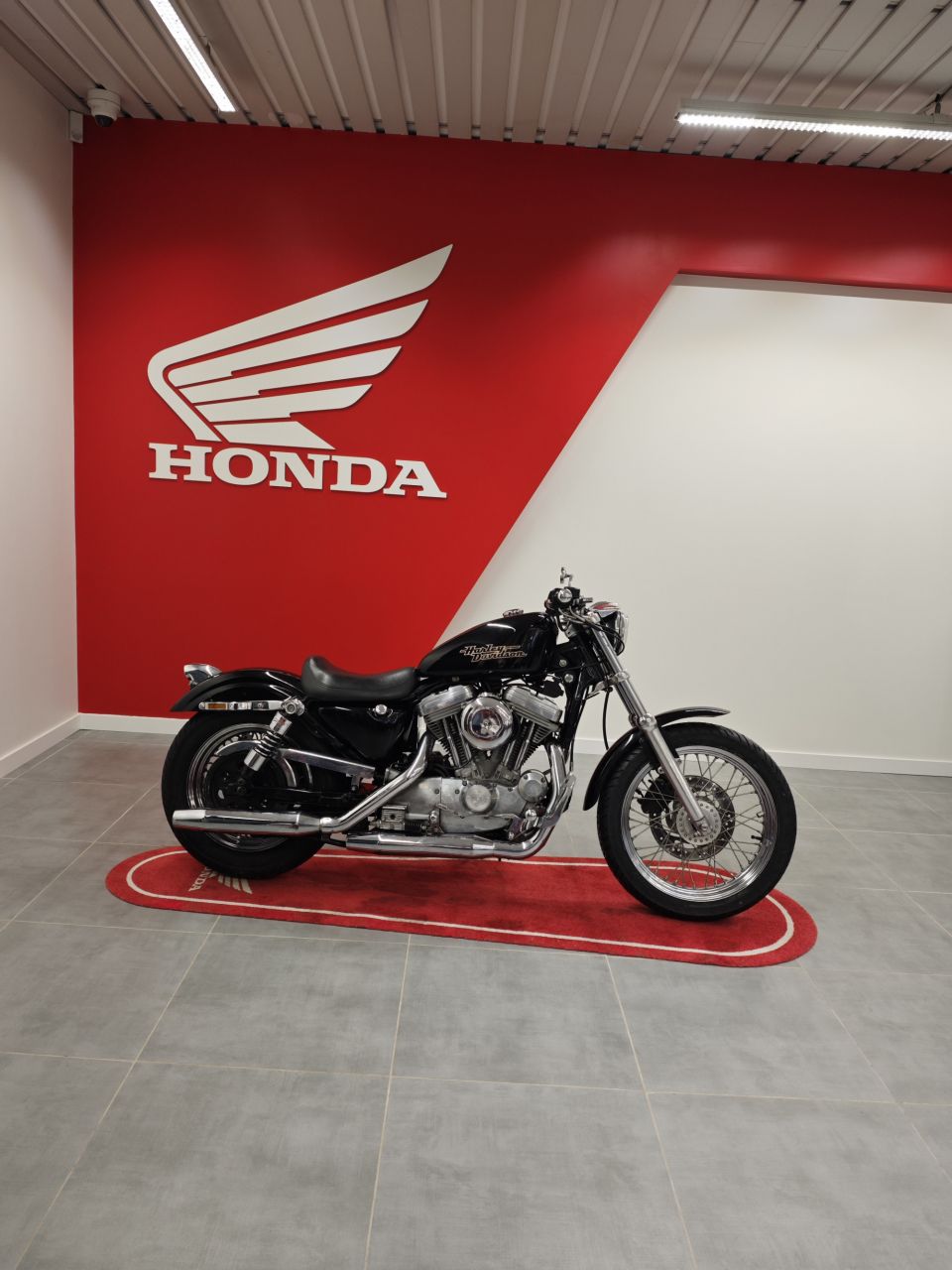 HARLEY-DAVIDSON SPORTSTER 883 4