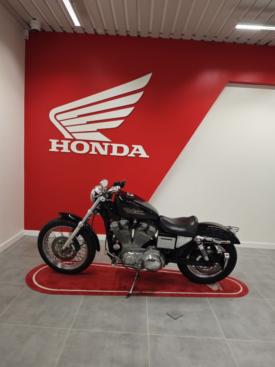 HARLEY-DAVIDSON SPORTSTER 883 4