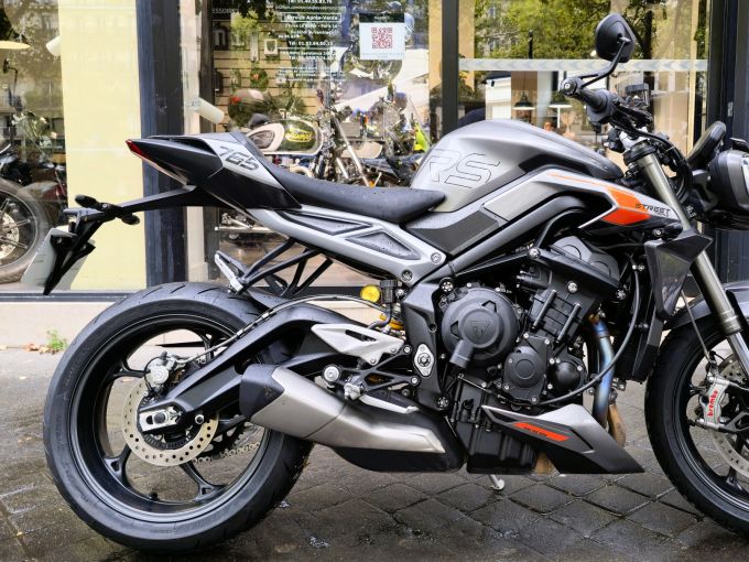 TRIUMPH STREET TRIPLE 765 RS 4