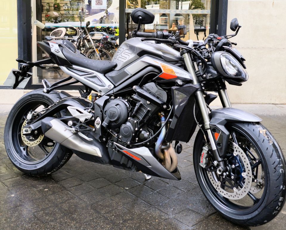TRIUMPH STREET TRIPLE 765 RS 4