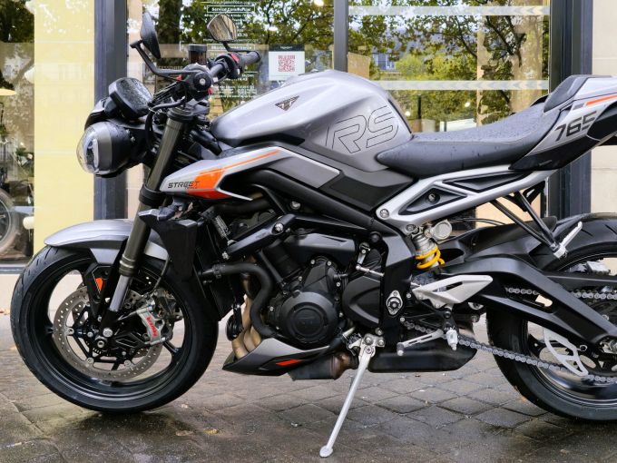 TRIUMPH STREET TRIPLE 765 RS 4