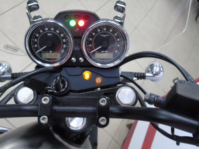MOTO GUZZI V7 II  750 ABS 4