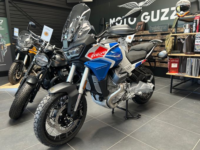 MOTO GUZZI STELVIO 4