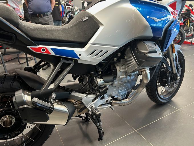 MOTO GUZZI STELVIO 4