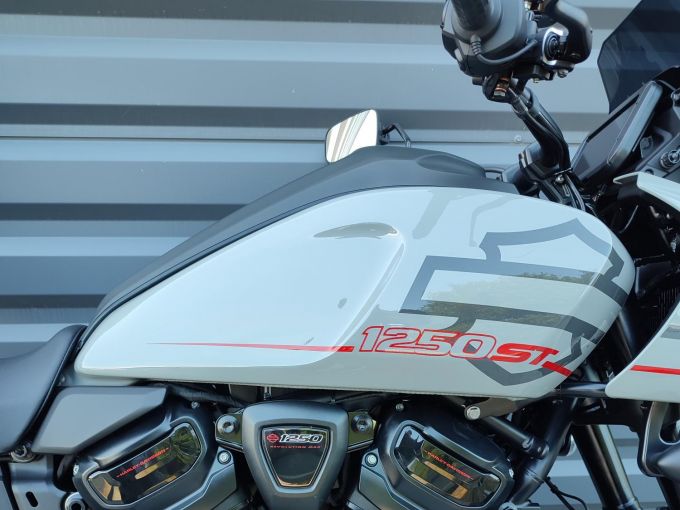 HARLEY-DAVIDSON ADVENTURE PAN AMERICA 1250 ST 4