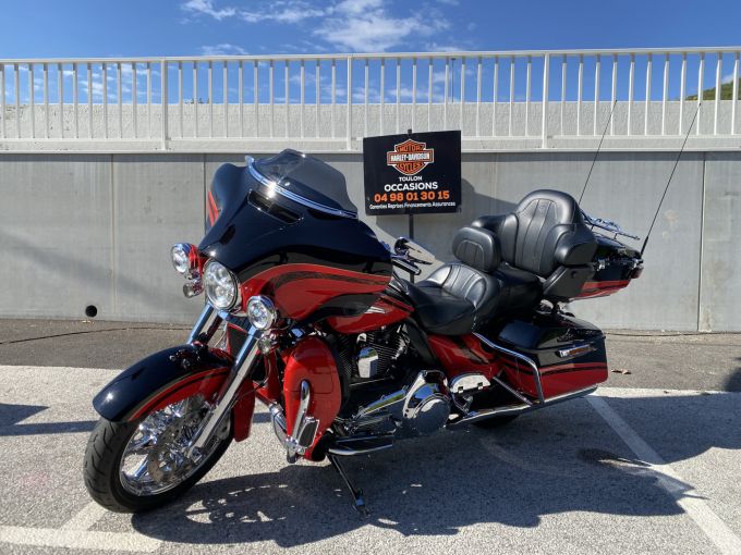 HARLEY-DAVIDSON TOURING ELECTRA GLIDE 1800 ULTRA LIMITED CVO 4