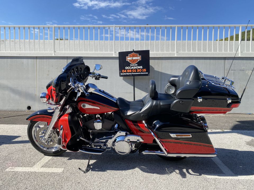 HARLEY-DAVIDSON TOURING ELECTRA GLIDE 1800 ULTRA LIMITED CVO 4