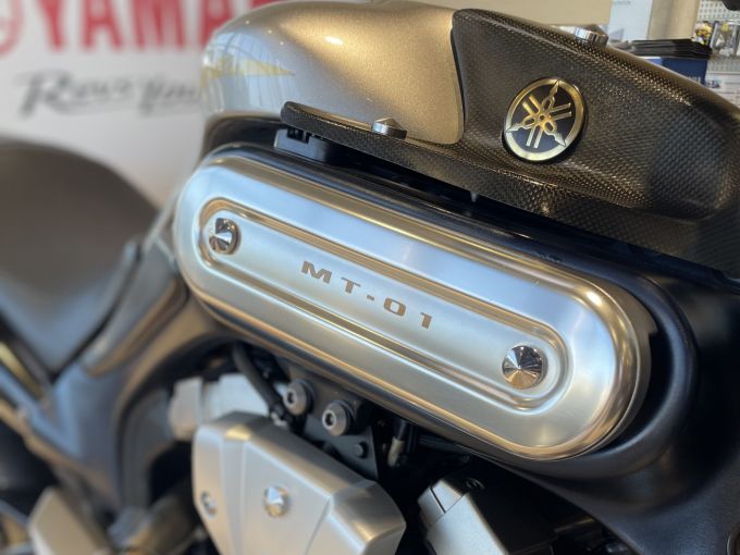 YAMAHA MT-01 4