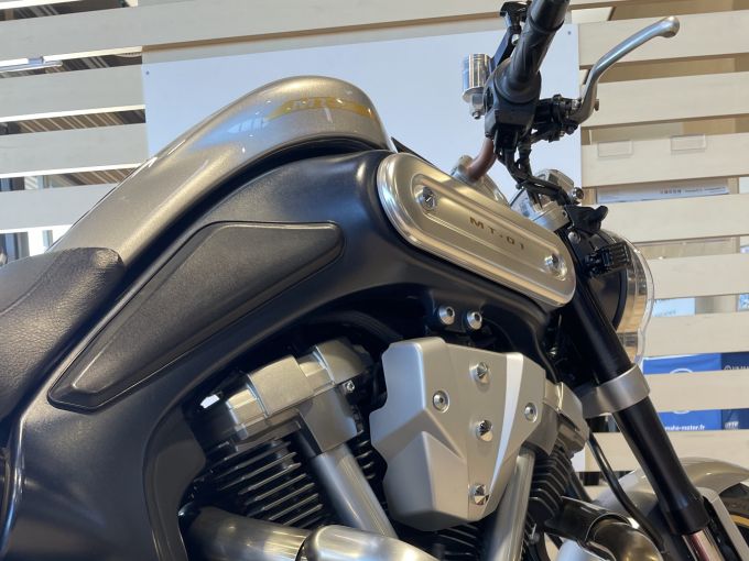 YAMAHA MT-01 4