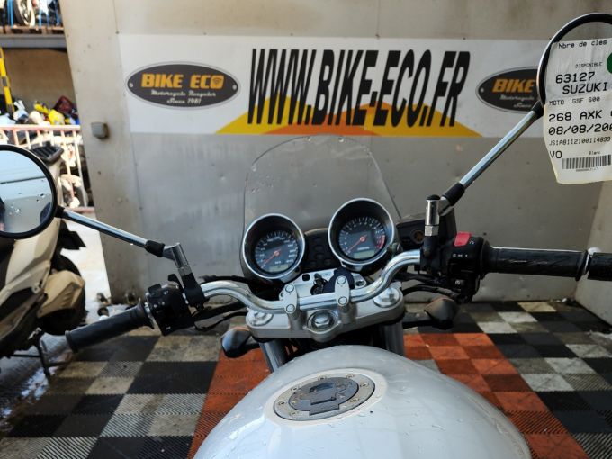 SUZUKI GSF 600 BANDIT 4