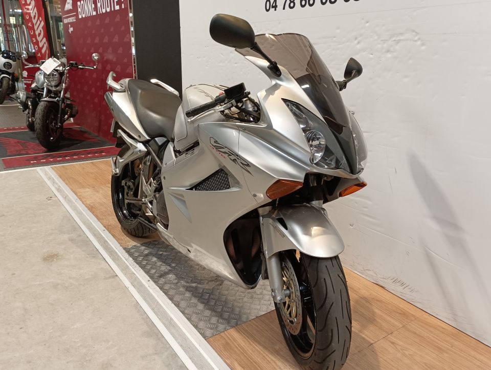 HONDA VFR 800 V-TEC 4