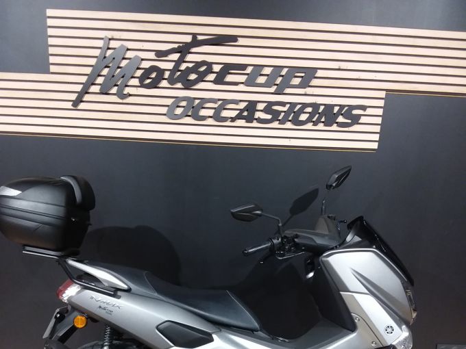 YAMAHA NMAX 125 4