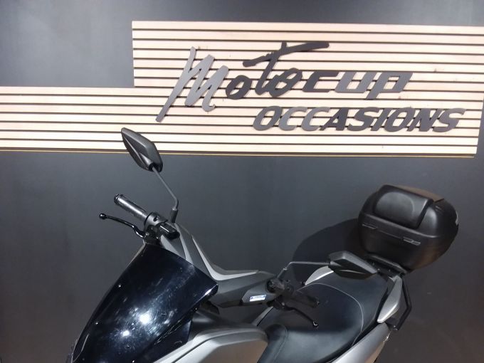 YAMAHA NMAX 125 4