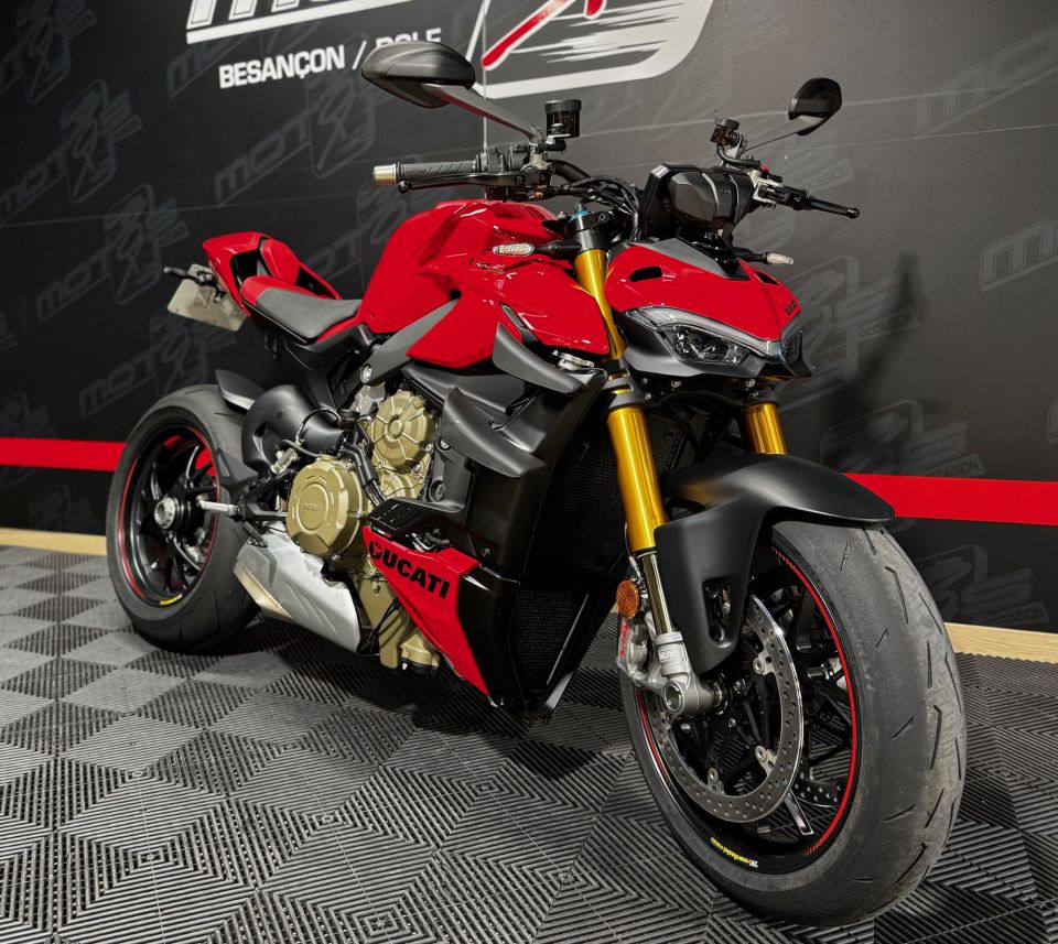 DUCATI STREETFIGHTER V4S 4